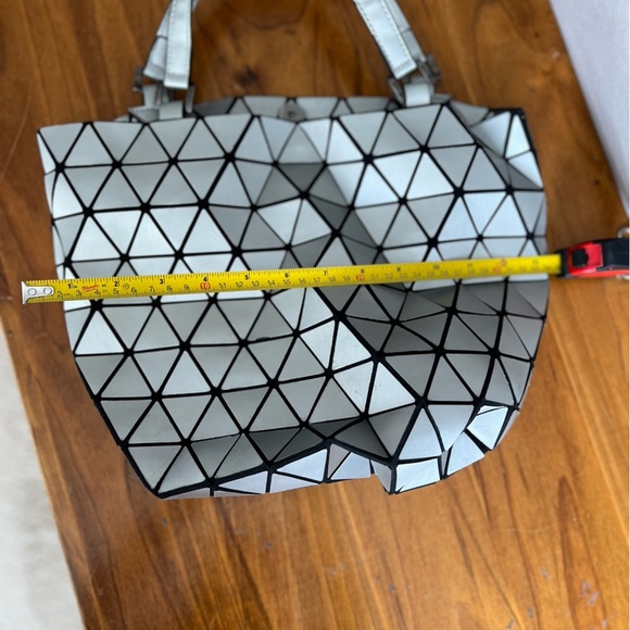 Geometric Silver Tote Bag - Picture 7 of 7